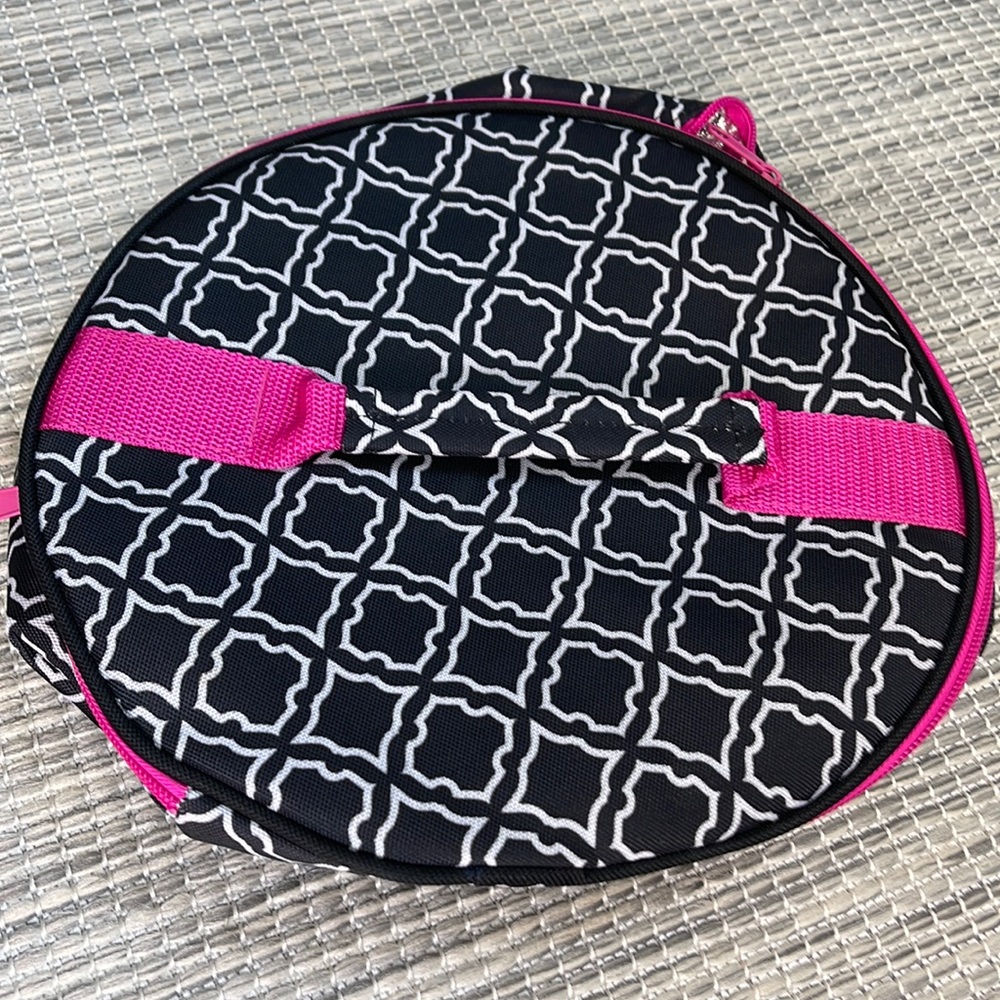 Round insulated lunch bag. New without tags.